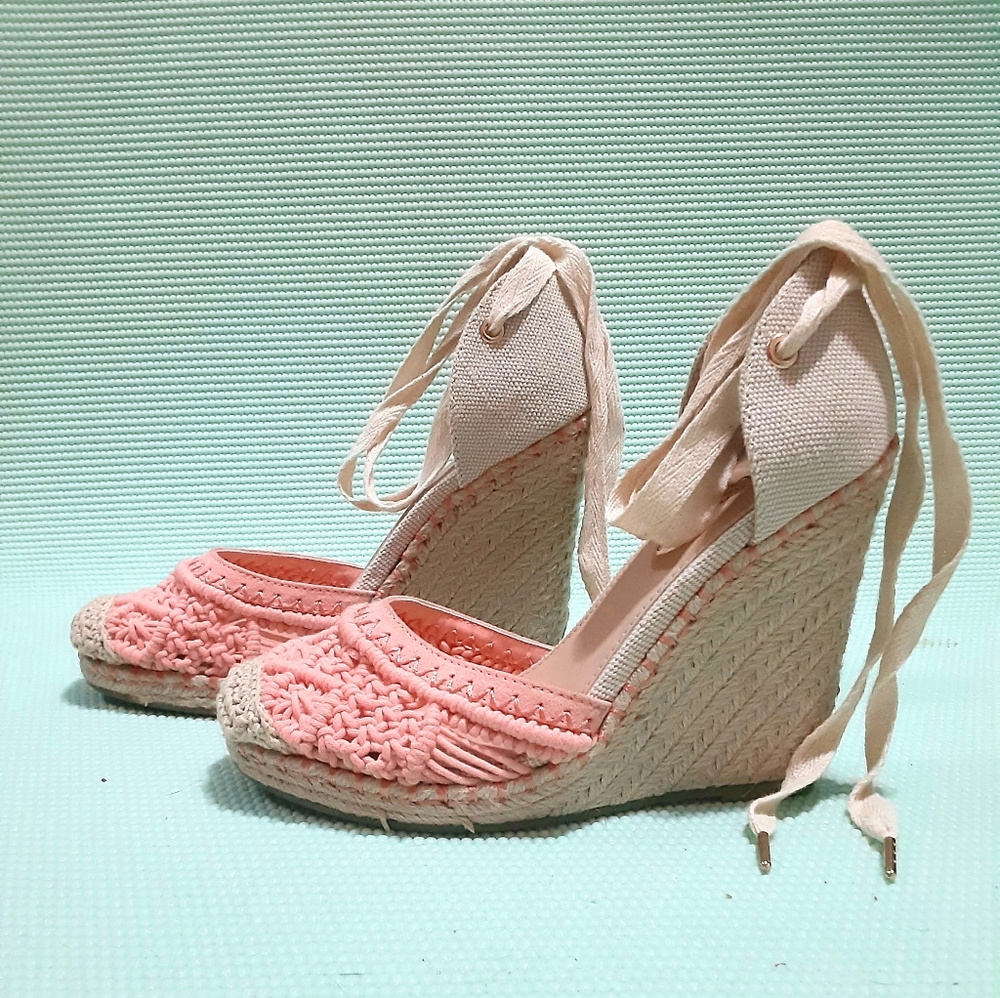 Shoes, size 6, justfab, peach and tan